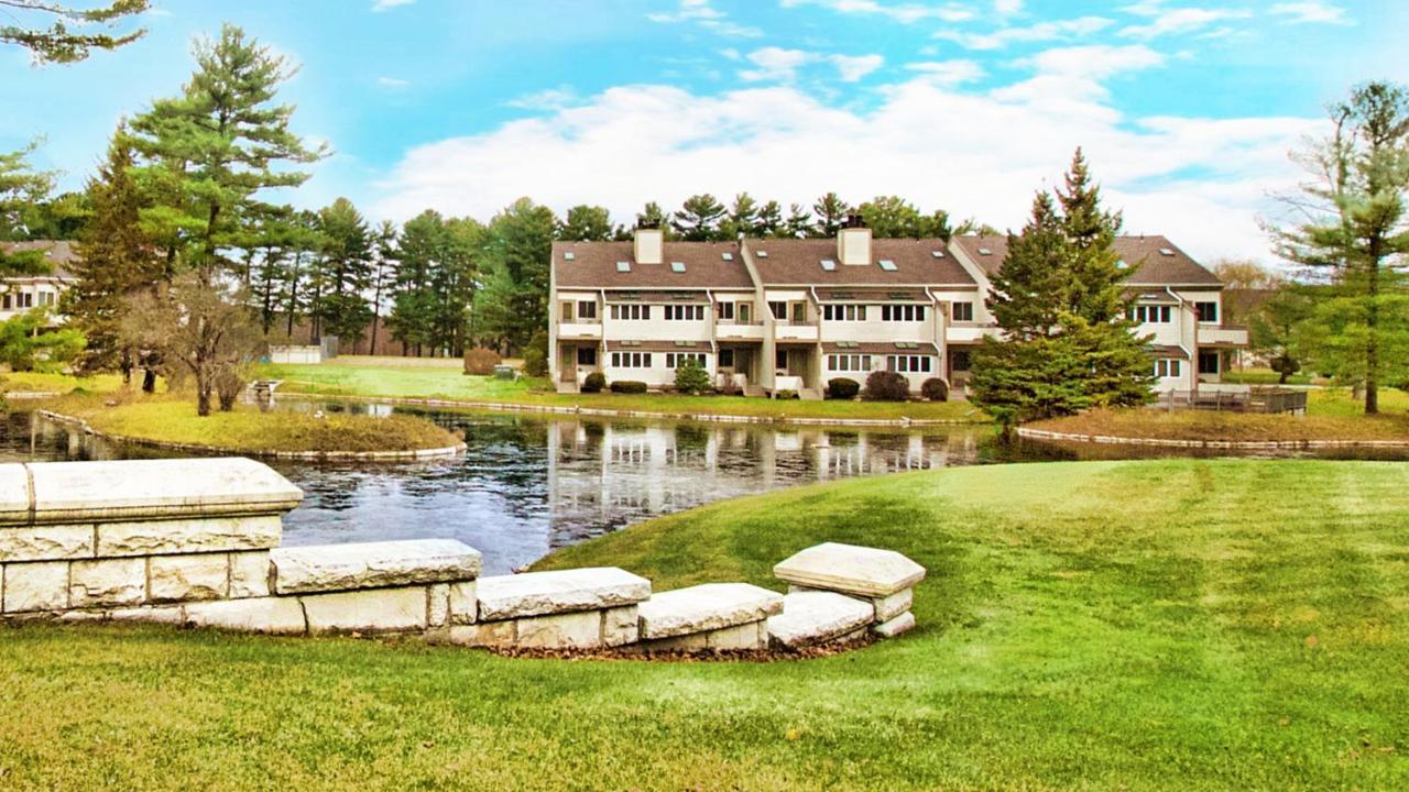 The Ponds At Foxhollow Lenox Exterior photo